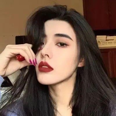 佛前灯下不见君